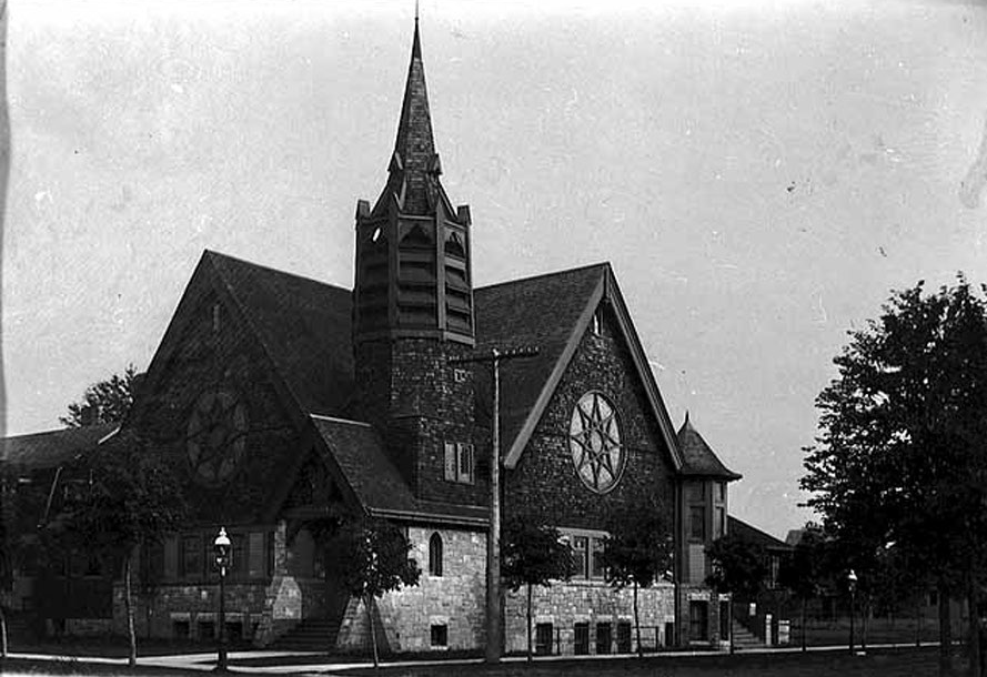 The Hamline Methodist Episcopal Church prior to the 1925 fire.