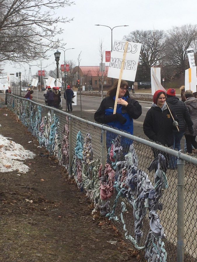St. Paul public school teachers held signs on the sidewalk along Snelling Avenue outside Hamline Elementary during a threeday strike which lasted from March 10 to March 12. A settlement was reached on Friday, March 13.