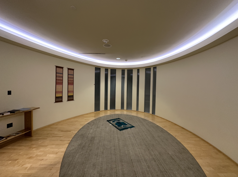 The Wellspring on the third floor of Anderson is a quiet, interfaith room for prayer and meditation. It is
available daily to all Hamline students, faculty and staff from 7:00 a.m. to 10:00 p.m.
