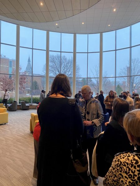 President Murray spoke with members of the community at a meet and greet for the new interim president. 